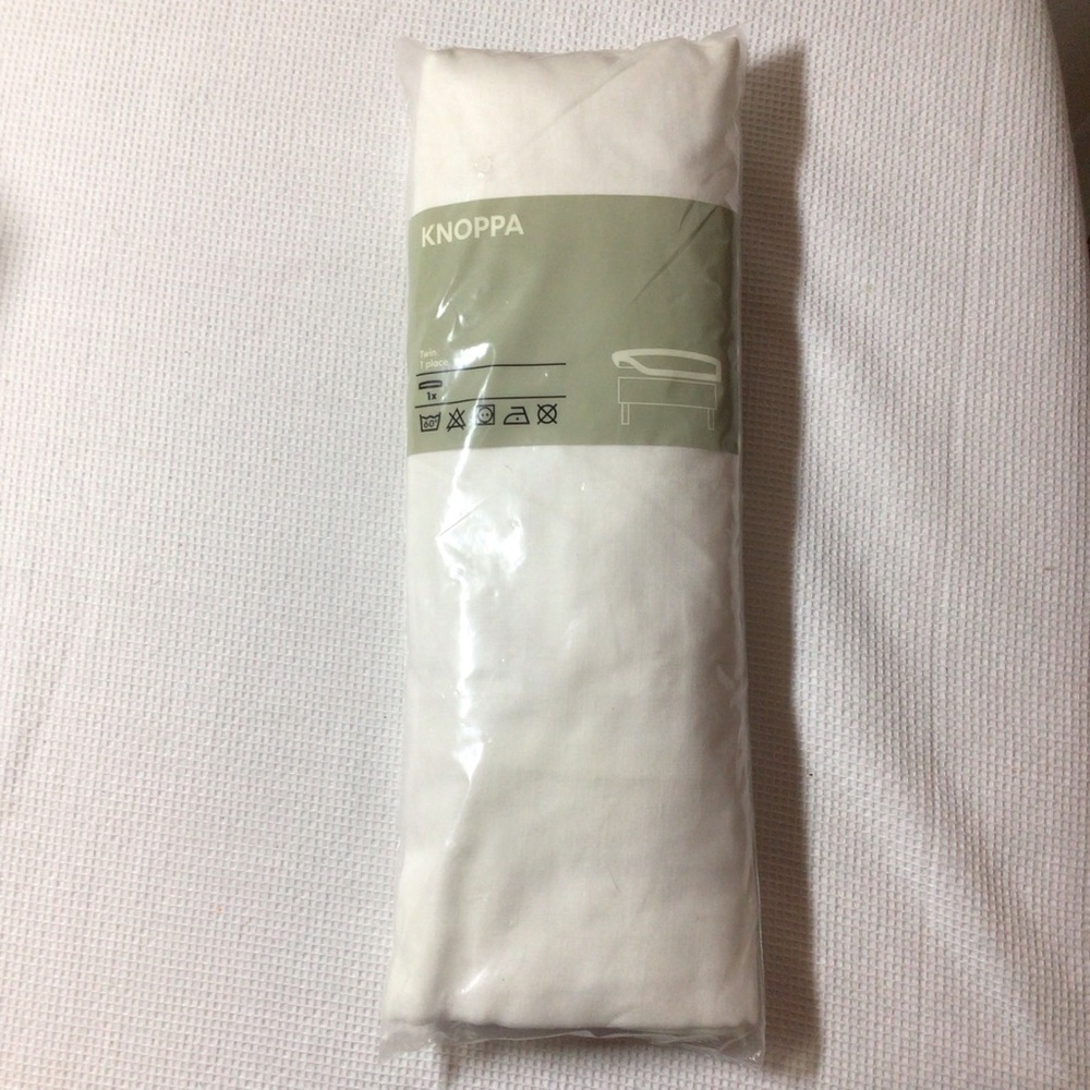 IKEA Knoppa white fitted twin sheet cotton polyester new in package 38x74.5x11.7